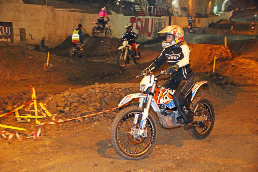 NaisDays, tyttö, nainen, tytöt, naiset, motocross