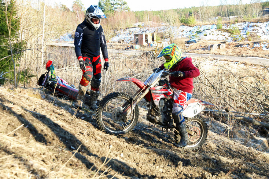 Niko Aitta, Jiri Leino, enduro, leiri, juniori, mäki, ylämäki