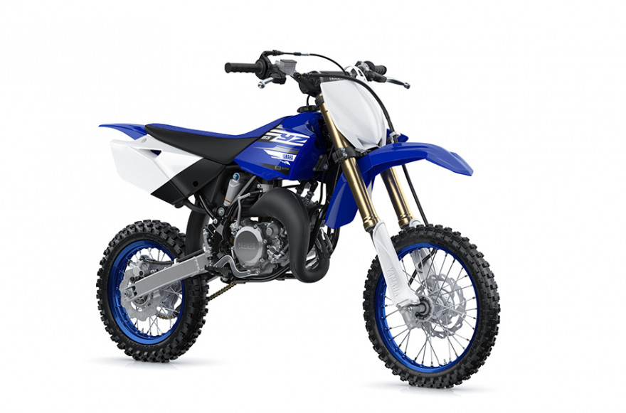 Täysin uudistetun 85 cc:n kaksitahtimoottorin pakoaukon ajoituksen YPVS-järjestelmän (Yamaha Power Valve System) ansiosta vetoalue on erinomaisen laaja ja huipputeho paras mahdollinen. Hyvä vääntö ja huipputeho ovat tarpeen, kun ajetaan voitosta. Monisäätöinen etujousitus, wave-jarrulevyt edessä ja takana ja säädettävä ergonomia. Uudistetun YZ85:n ominaisuuksissa ei ole tingitty, vaan sovellettu teknologiaa, joka takaa pääsyn lajin huipulle.
