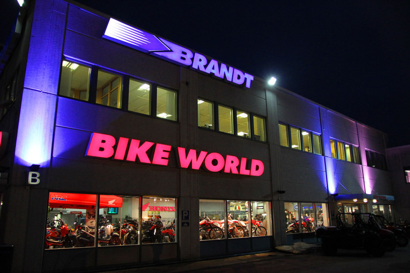 Bike Worldin myymälä Vantaan Tuupakantiellä.
