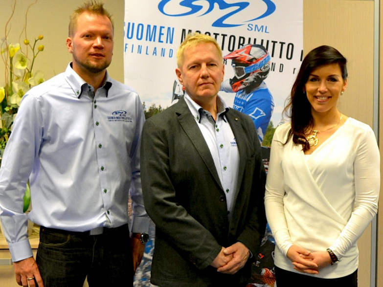 Suomen Moottoriliiton ensimmäisenä varapuheenjohtajana jatkaa Henri Saari (vas.) ja puheenjohtajana Tapio Nevala. Toiseksi varapuheenjohtajaksi valittiin Nita Korhonen.