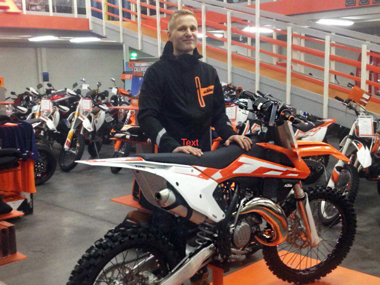 KTM:n 450SXF- ja 250SXF-pyörillä ensi kaudella kisaava Ville Jauhiainen sanoo nuortuneensa ainakin 15 vuotta, kun varmistui, että mies pääsee tekemään paluun kilparadoille.