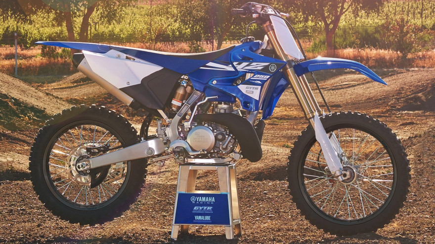 Yamaha YZ250 -motocrossmalli vm. 2016.