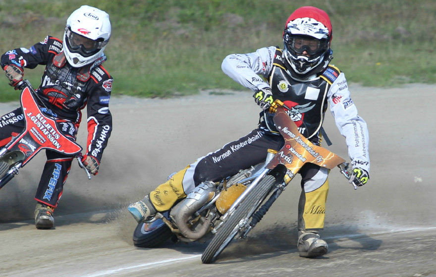 Arttu Pentinmäki on yksi Suomen edustajista minispeedwayn Youth Gold Trophyssa, Kumlassa.