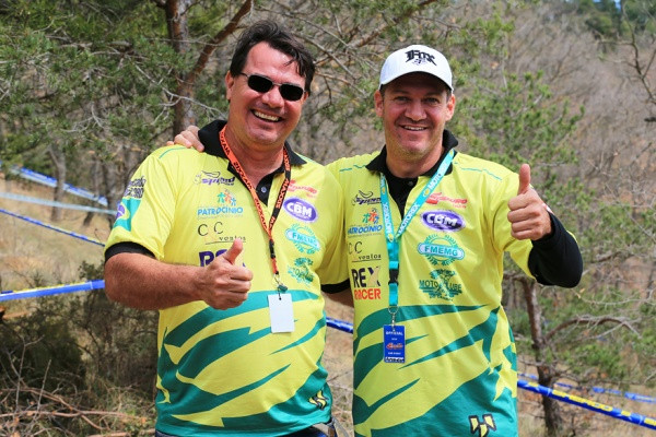 Miehet Brasiliasta olivat Espanjassa katsomassa kilpailun järjestelyjä.