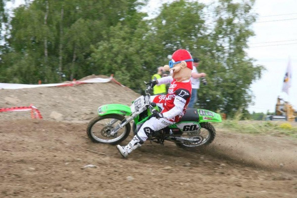 Hemmo kaasutti lopulta voittoon.
