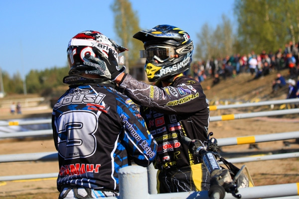 Atte Jousi ja Antti Pyrhönen saavat rinnalleen Jukka Pirisen motocrossin SM-joukkuekilpailuun.