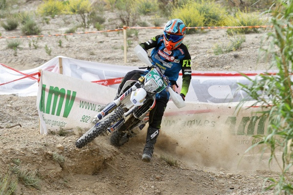 Eemil Pohjola sai "tuomion" olkapäästään. Kuva: Kari Salminen / Xracing