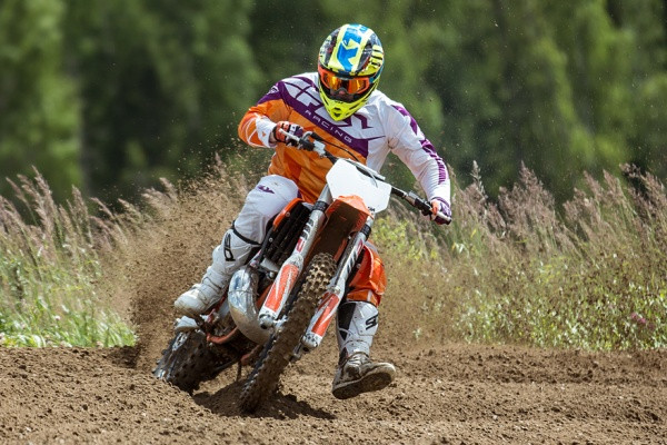 Suomessa seurataan montaa muuta maata ja jatkossa 250-kuutioisilla 2t-pyörillä saa ajaa MX2-luokan SM-sarjassa. Kuva: Tommi Hynynen