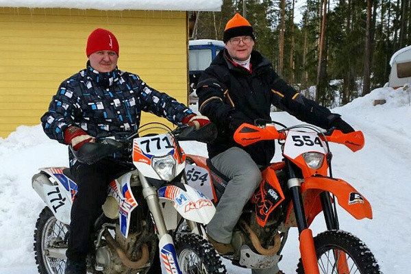 Jani Väisänen (vas.) ja Mika Ranta starttaavat Päijänteen ympäriajon parikilpailuun.