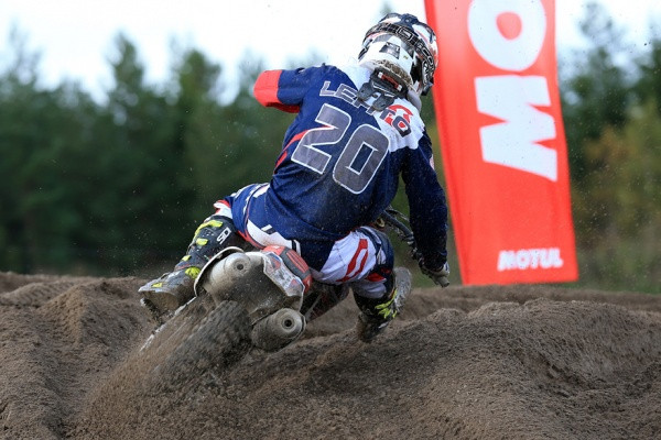 Miro Lehto nousi SM-sarjan edetessä pisteissä yhä korkeammalle. Mauno Hermusen viimeisen erän loukkaantumisen myötä turkulainen oli lopulta MX1-luokan SM-sarjan neljäs.