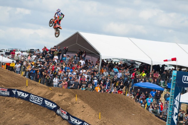 Pitkän supercross-sarjan jälkeen Hangtownissa käynnistyi viimeinen motocross-sarja. Kuva: Simon Cudby