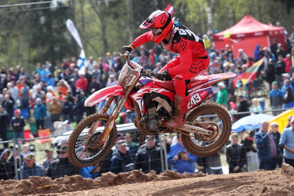Tim Gajser menetti MM-pistejohdon Latviassa. Kuva: Jani Hovi / Xracing