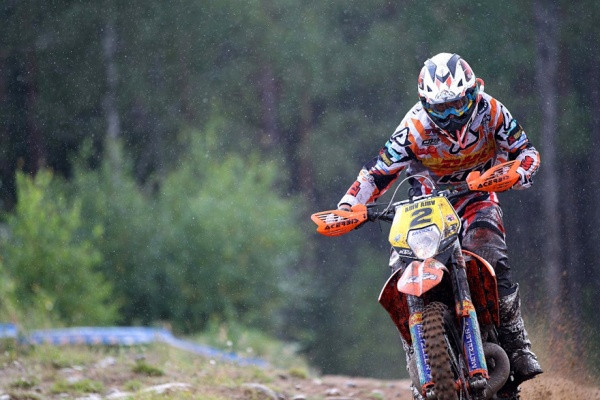 Christophe Nambotin johtaa Mika Ahola Total Cupia. Kuva: Jonty Edmunds / KTM Images