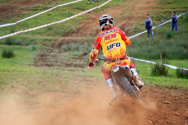 Mika Ahola jatkaa taisteluun enduron maailmanmestaruudesta