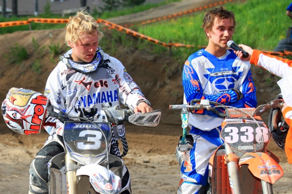 Mestaruudesta taisteleva kaksikko.