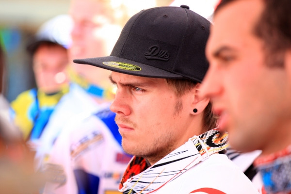 Roni Nikander keskittyneenä tulevaan.