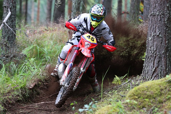 Henri Himmasen kahden minuutin erolla tullut yleiskilpailun voitto jäi Nummelassa vähemmälle huomiolle