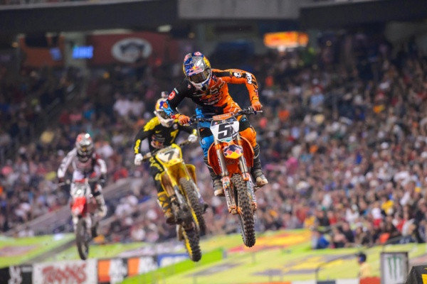 Amerikan supercross sarja lähenee loppua. Kauden 13. kilpailu ajettiin Houstonissa.