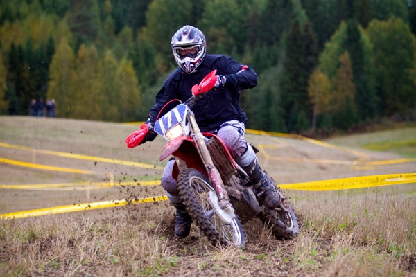 Sasu Enjala oli koko kilpailun nopein voittaen samalla V40-luokan