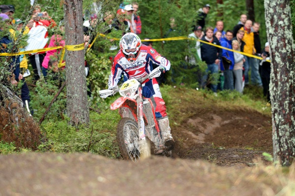 Tarkkala haastavalla endurotestillä.