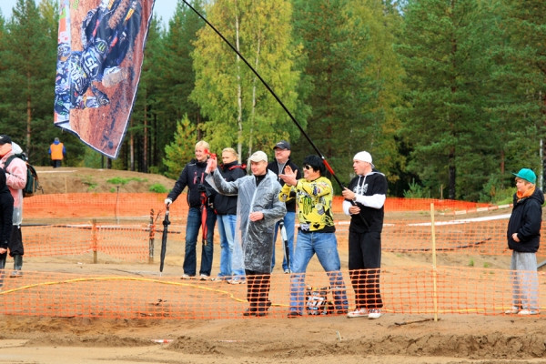 Kullaksen fanijoukko.