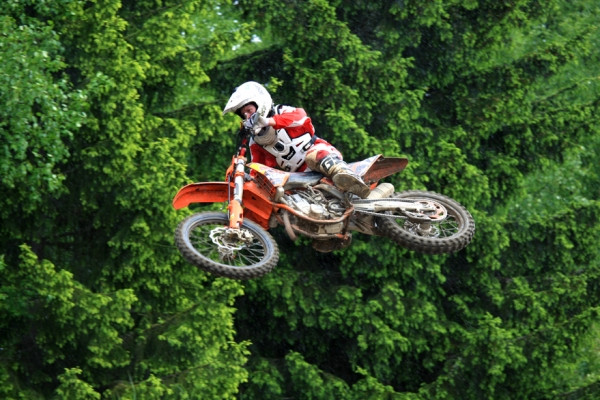 Miika Oinonen ja päivän pannukakku.