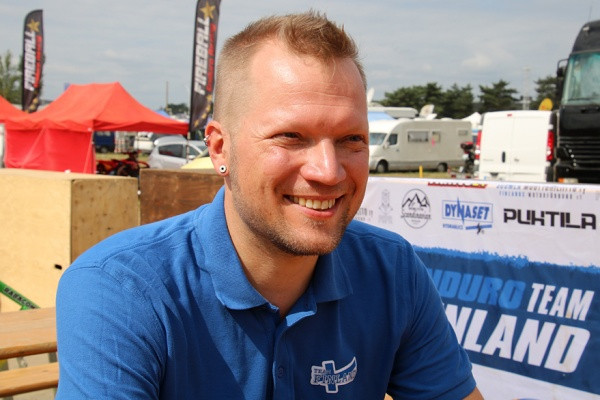 Henri Saari toimii jälleen Suomen miesten joukkueenjohtajana Sixillä. Kuva: Kari Raitanen