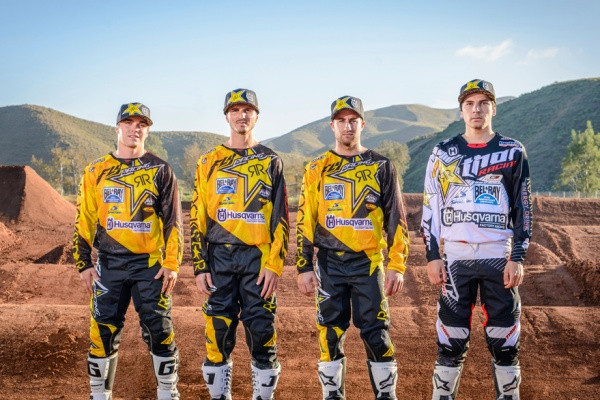 Amerikan miehet Zach Osbourne (vas.)