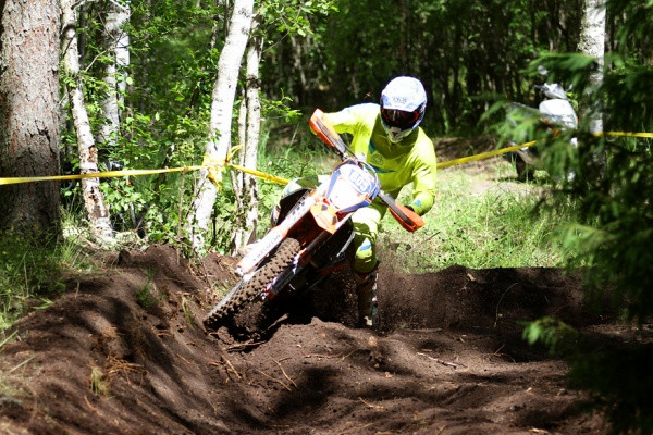 Janne Mukkala vauhdissa Viron EM-endurossa. Kuva: Kari Salminen