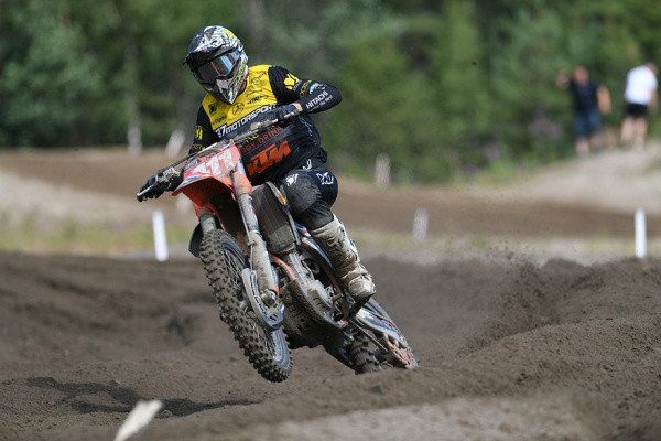 Erki Kahro jatkaa MX1-luokan pistekärjessä. Kuva: Antti Peltola