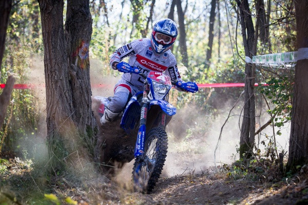 Loic Larrieu ajoi Yamahan väreissä toiseksi tänä vuonna Enduro2-luokan MM-sarjassa. Kuva: Henri Salminen