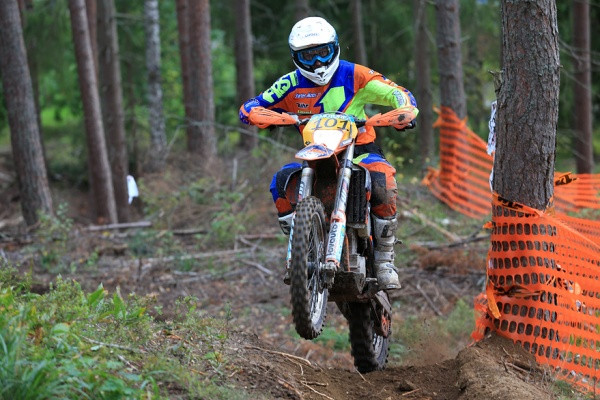 Mika Barnes on todellinen piristysruiske enduron SM-sarjassa. Vauhti parani koko ajan ja ensi vuonna mies on yksi mestarisuosikeista