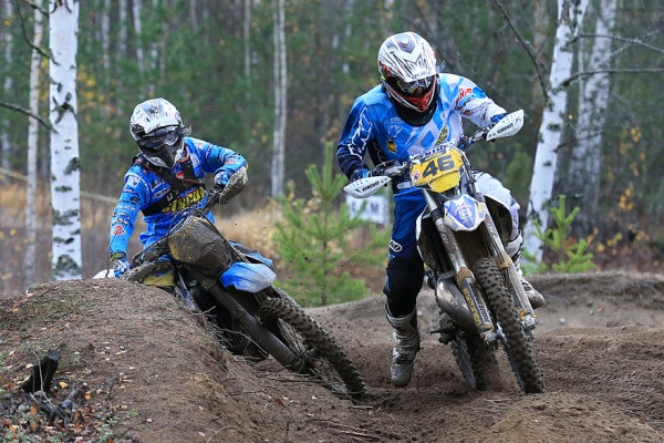 Remes ohittamassa Pohjolaa ensimmäisellä kierroksella. Kuva: Jani Hovi / Xracing
