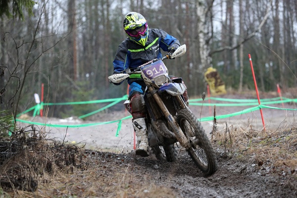 Annamaria Karikuusi voitti naisten luokan aamulla Karkkilassa. Kuva: Jani Hovi / Xracing