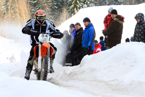 Jyri Vedenpää kaasutteli B-avoimen voittoon.