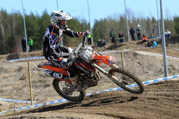 Lari Jukola voitti odotetusti MX125 -luokkien molemmat erät.