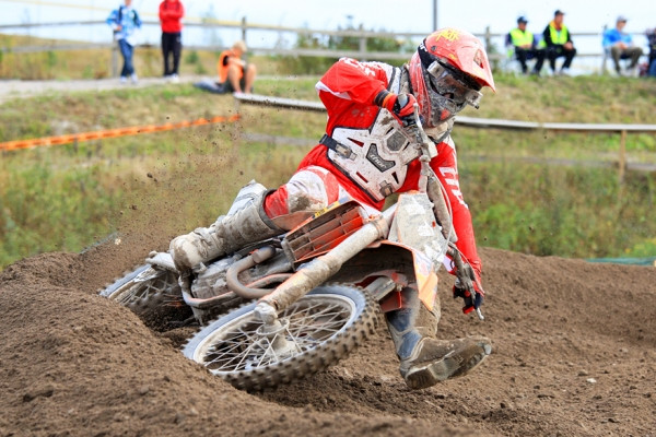 Miika Oinonen kärsi huonosta lähdöstä.