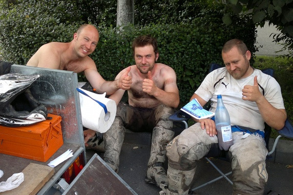 Kisan kaikki kolme suomalaista kuljettajaa pääsivät maaliin. Teemu Valkonen (vas.)