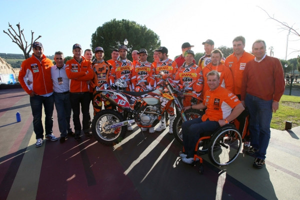 KTM endurotiimi. Kuva: Jonty Edmunds