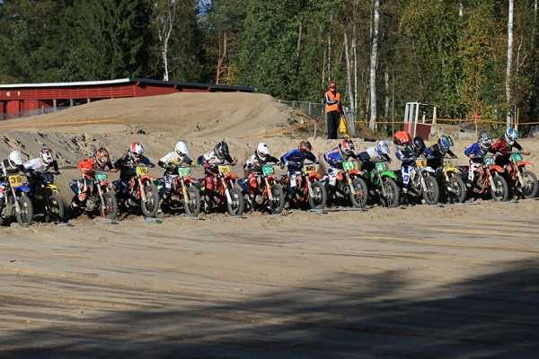 Mäntyharjun hienolla radalla kaasutellaan jälleen. Kuva: Jani Hovi / Xracing