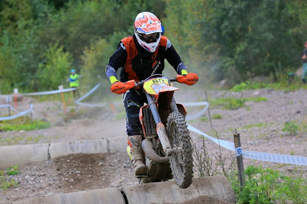 Jaakko Översti ajoi enduron E1-luokan SM-hopealle. Kuva: Jani Hovi / Xracing