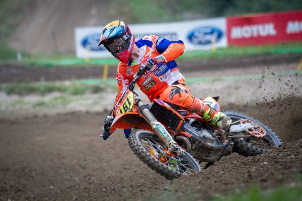Racingbike KTM-kuljettaja Aki Manniselta jäi Karkkilan toinen erä ajamatta kipeytyneen selän vuoksi. Kuva: Henri Salminen