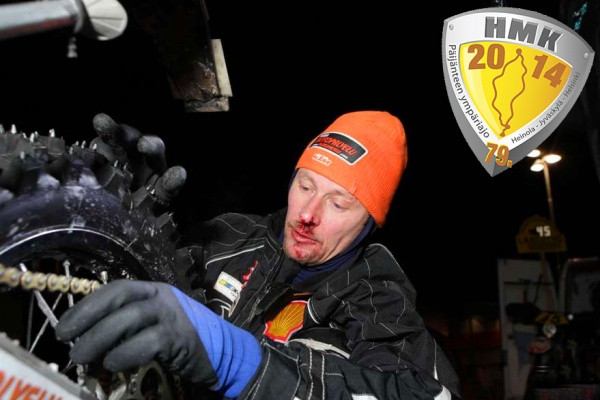 Kärkikuljettajille renkaat ovat suuri menoerä. Tässä Heikki Timonen renkaanvaihtopuuhissa pari vuotta sitten.