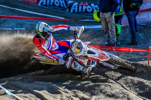 Steve Holcombe pöllytti hiekkaa menestyksekkäästi viikonloppuna. Kuva: Dario Agrati