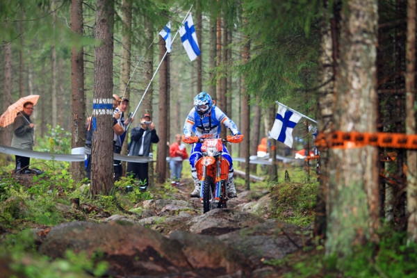 Eero Remes aamun ensimmäisellä maastokokeella.