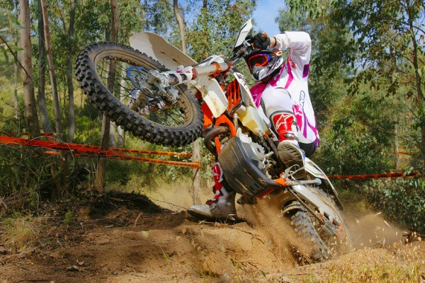 Xracing oli testaamassa uusia malleja Sardiniassa.