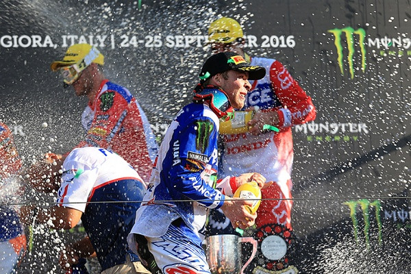 Romain Febvre nousti Ranskan viimeisellä kierroksella mestariksi. Kuva: Jani Hovi / Xracing
