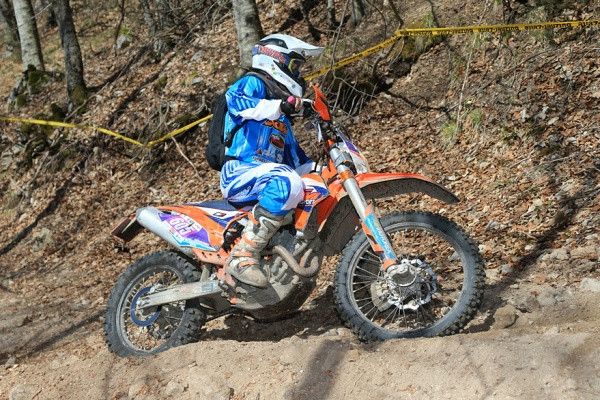 Kärkkäisen menoa Italian metsässä. Kuva: Jani Hovi / Xracing