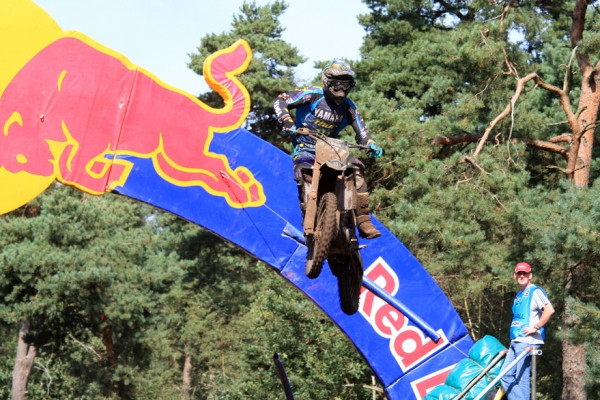 Gautier Paulin ajoi MX2-luokan ensimmäisen erän voittoon.